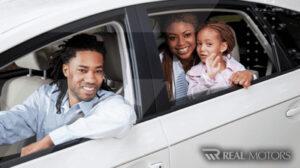 Como escolher o carro ideal para quem tem uma família pequena